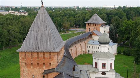 Великий Новгород: древний кремль и памятники архитектуры