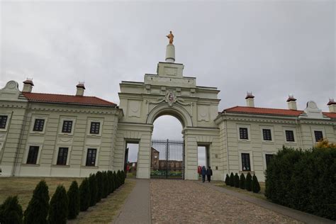 Великолепный дворцовый источник цветков