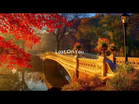 Видеоклип "Lost on You" - интерпретация через изображение