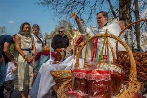 Во сколько совершается освящение куличей?