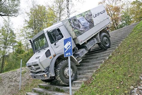 Загадочные сны о внедорожнике: мистические приключения в мире автомобилей