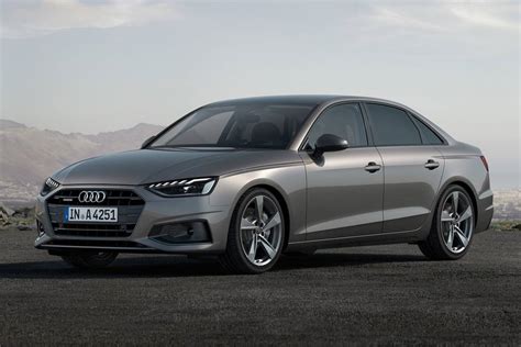 Какими особенностями обладает базовая комплектация Audi?