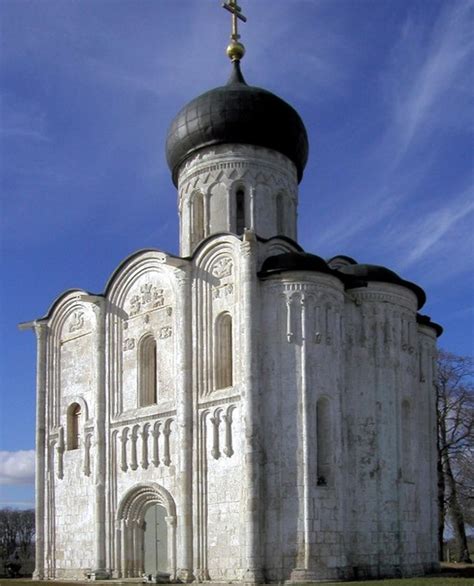 Каково значение разбившихся стекол в храмах и церквях?