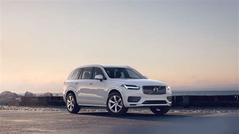 Какой автомобиль выбрать: Volvo XC90 или XC60?