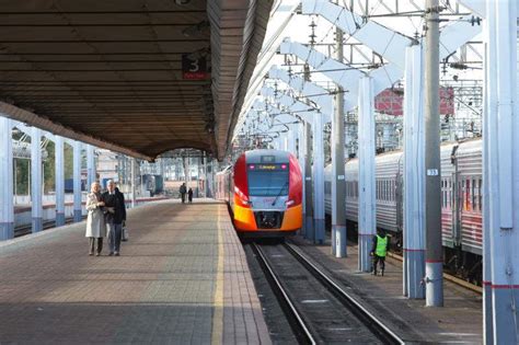 Какой аэропорт выбрать для поездки на аэроэкспресс до Ленинградского вокзала