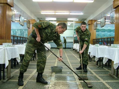 На что способен наряд вне очереди в армии?