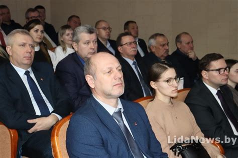 Основные черты одномандатного депутата от партии