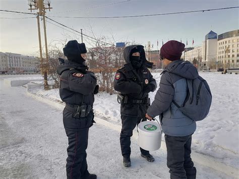 Патрулирует улицы и общественные места