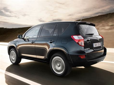 Первые модели RAV4 с AWD