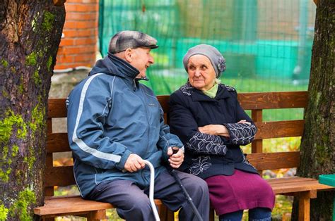 Пожилые люди и обязательная самоизоляция: важность безопасности