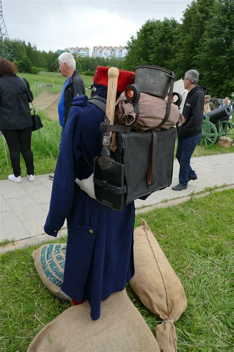 Появление красных штанов как символ успеха