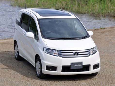 Приобретение Honda Freed Spike: особенности, характеристики и отзывы