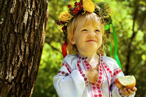 Традиции крещения малыша в разных странах