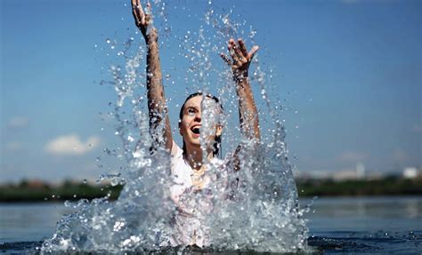  Проведите промывание холодной водой 